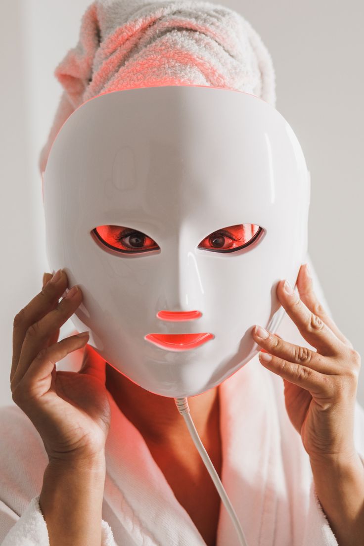Vivian Lustre Anti Aging red light therapy mask